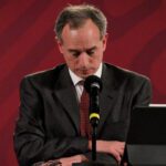 Aplicación de vacuna contra COVID-19 no es obligatoria: AMLO