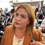 Claudia Sheinbaum recoge los sentimientos de mujeres despicadoras y pescadores en Tampico, Tamaulipas