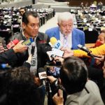 Netflix disfraza a Peso Pluma de personaje de Stranger Things en La Fiesta de Halloween