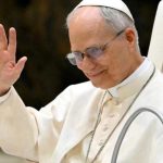 Ángela Aguilar y Nodal se besan y cantan con Julión Álvarez