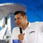 Delcy Rodriguez visitó la tumba de Chávez después de jurar