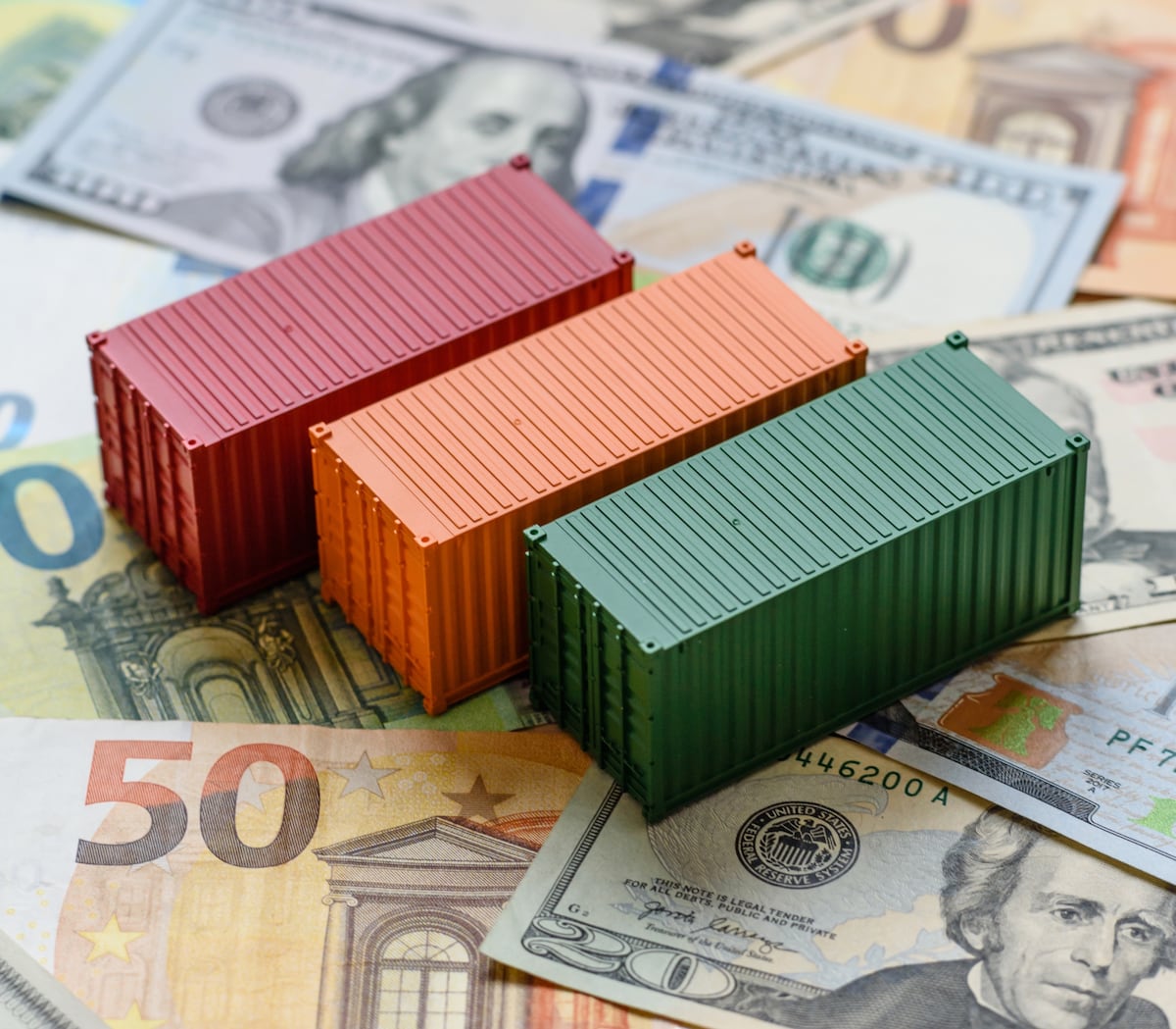 La UE admite su impotencia: no revocará los aranceles de Trump, aunque los considere ilegales